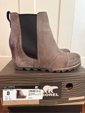 Sorel Lea Wedge Chelsea Boot - Dark Grey with Black Panels